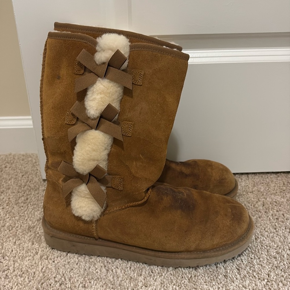 Ugg koolaburra boots fur design with bows on outside